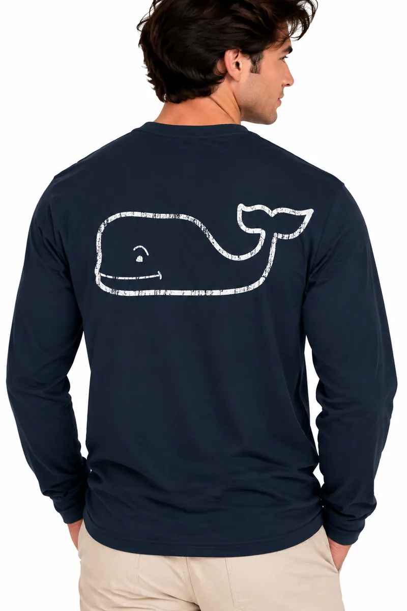 Camiseta Manga Larga con Ballena en Contorno Vineyard Vines azul marino, vista de espalda