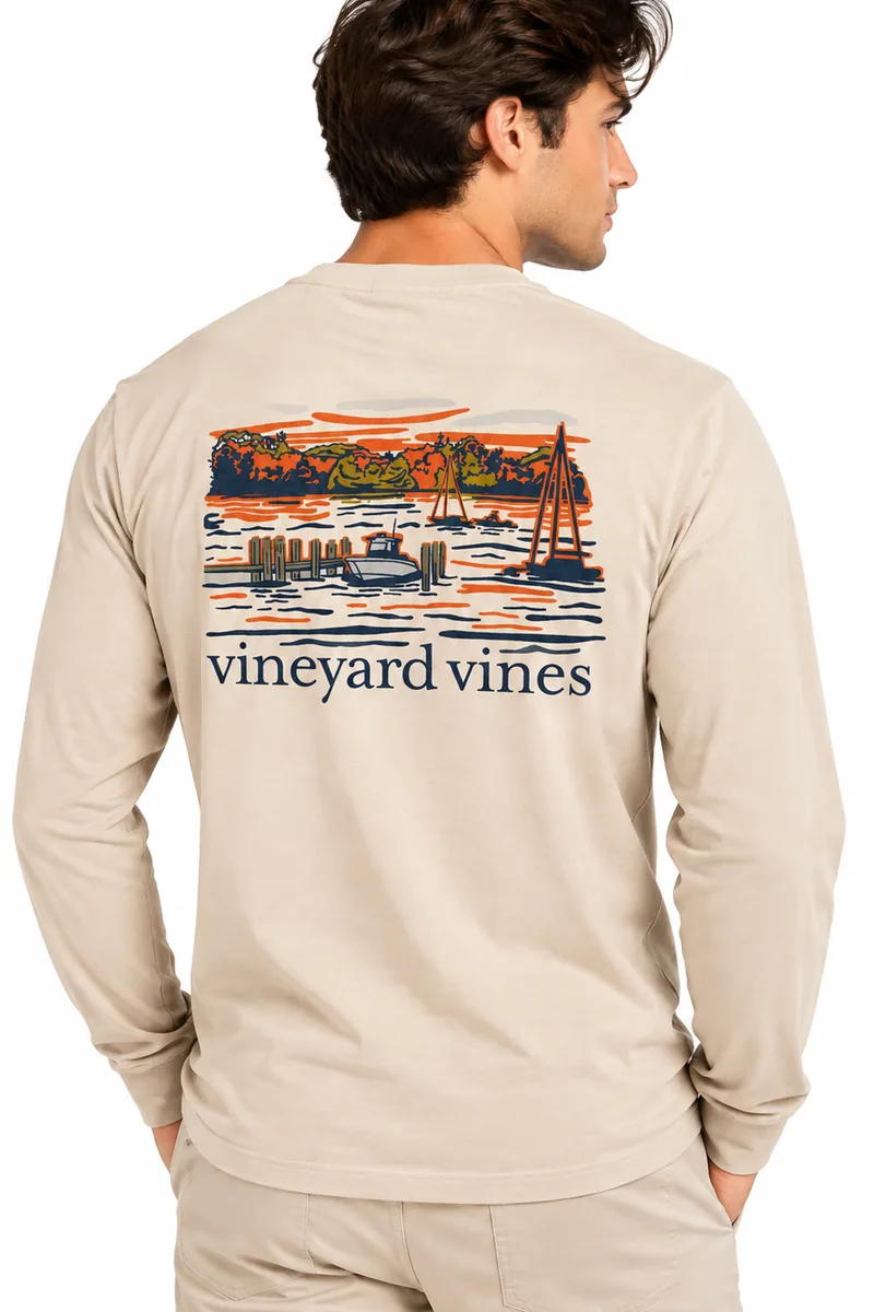 Camiseta Manga Larga con Paisaje Náutico Vineyard Vines beige, vista de espalda