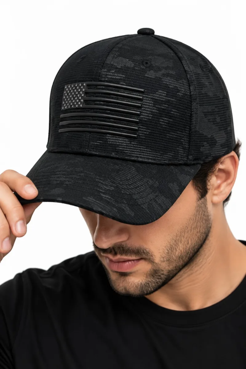 Gorra con Bandera Camuflada Columbia color negro camuflado