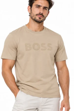 Camiseta Hugo Boss cuello redondo beige con logo BOSS grande tono sobre tono