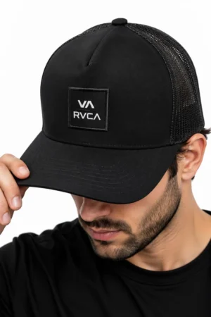 Gorra Trucker con Parche RVCA color negro