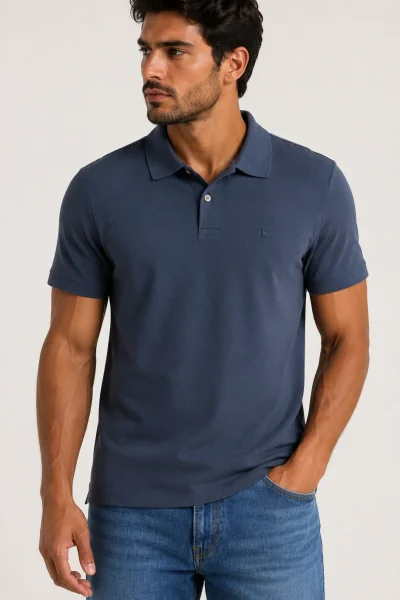 Camiseta estilo polo Calvin Klein de algodón azul marino con logo al pecho