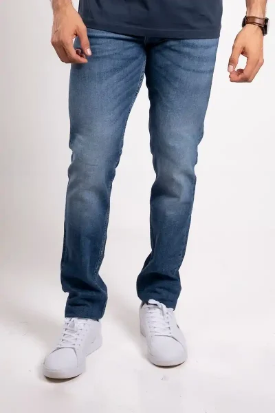 Jeans slim stretch celeste para hombre Hugo Boss, ajuste moderno y cómodo