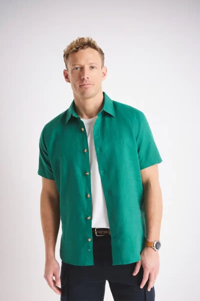Camisa manga corta de algodón color verde persa para hombre estilo casual elegante