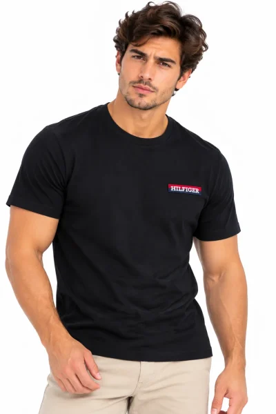 Camiseta Tommy Hilfiger de algodón negra con etiqueta roja de logo al pecho